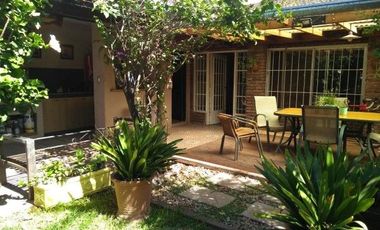 Chalet en Villa Club Sobre Calle Granaderos Nuevo Valor!