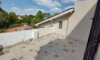 Chalet en Villa Club Sobre Calle Granaderos Nuevo Valor!