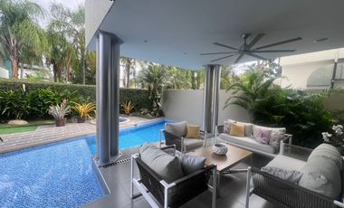 VENDO HERMOSA CASA EN LA URB. 