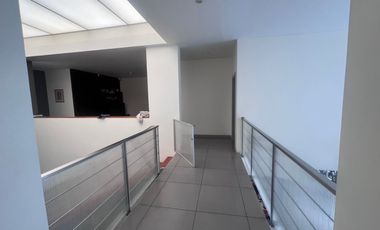 VENDO HERMOSA CASA EN LA URB. 