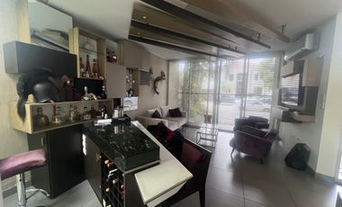 VENDO HERMOSA CASA EN LA URB. 