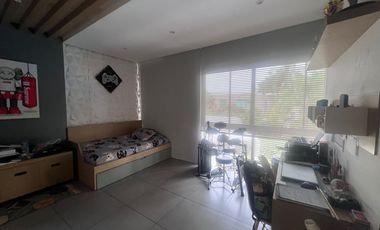 VENDO HERMOSA CASA EN LA URB. 