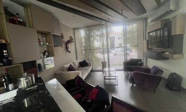 VENDO HERMOSA CASA EN LA URB. 