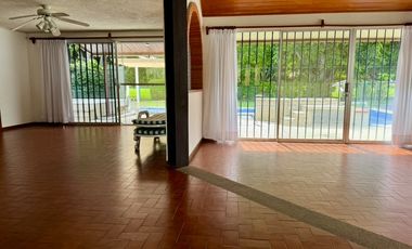 Casa en Venta Club de Golf El Cristo con Alberca a Campo de Golf Atlixco, Puebla
