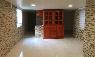 TOTALMENTE REMODELADO, DUPLEX EN AGUA SANTA, CERCA PERIPLAZA