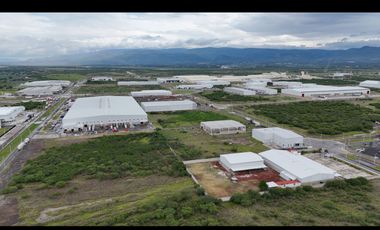 Terreno Industrial en Venta 8,300 mts2