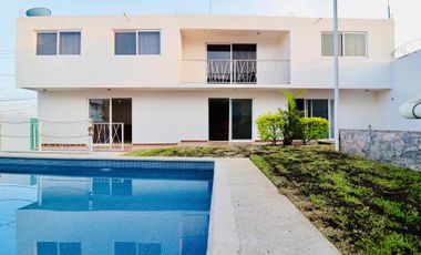 🏠 CASA CON ALBERCA Y JARDÍN PROPIO