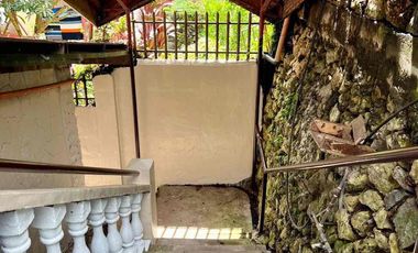 A Three-storey house located in a peaceful & quiet neighborhood not far from City Hall, the City Market, and the rest of the Central Business District.