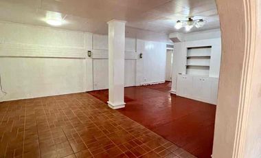 A Three-storey house located in a peaceful & quiet neighborhood not far from City Hall, the City Market, and the rest of the Central Business District.