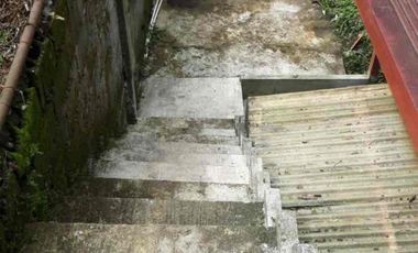 A Three-storey house located in a peaceful & quiet neighborhood not far from City Hall, the City Market, and the rest of the Central Business District.