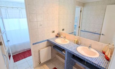 SINCRÓNICA PROPIEDADES ARRIENDA GRAN PARCELA CON DOS CASAS EN SAN FRANCISCO DE TUNQUÉN