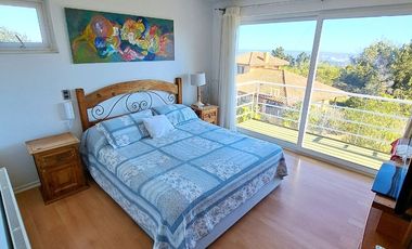 SINCRÓNICA PROPIEDADES ARRIENDA GRAN PARCELA CON DOS CASAS EN SAN FRANCISCO DE TUNQUÉN