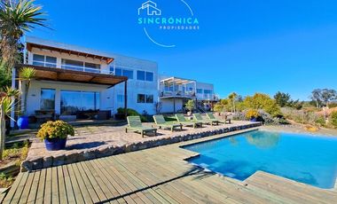 SINCRÓNICA PROPIEDADES ARRIENDA GRAN PARCELA CON DOS CASAS EN SAN FRANCISCO DE TUNQUÉN