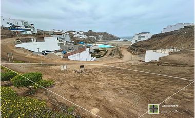 Terreno en Esquina Primera Fila Frente al Mar – Playa Honda Cerro Azul - 293 m²