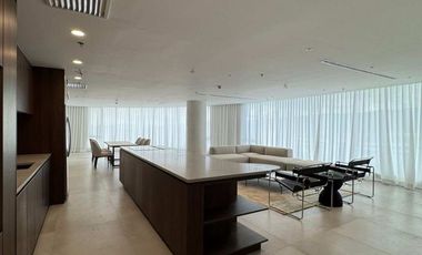 Calyx Centre 3BR Penthouse 225sqm 2-Parking Maids Cebu IT Park