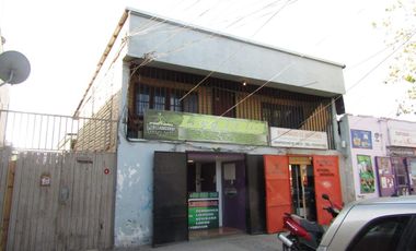 Propiedad con locales comerciales en Av. Mapocho, Quinta Normal