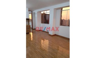 Venta Dpto Funcional en Ate