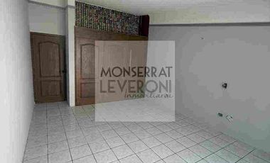 Se Vende Gran Casa con Jardín con recámaras en planta baja. En Villas de Irapuato.