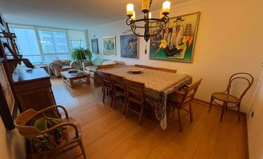 Gastón Hamel, Cómodo departamento