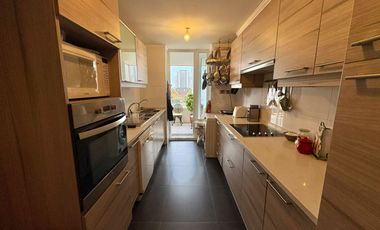 Gastón Hamel, Cómodo departamento