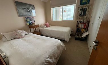 Gastón Hamel, Cómodo departamento