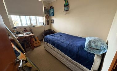 Gastón Hamel, Cómodo departamento