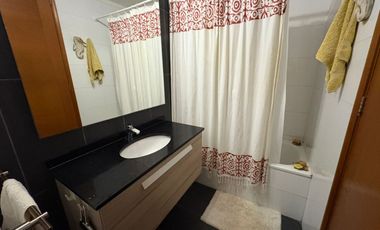 Gastón Hamel, Cómodo departamento