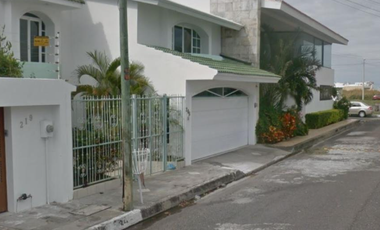 Hermosa casa en remate en Costa de Oro, Boca del Río, Veracruz