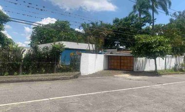 RENTO o VENDO amplia propiedad con jardín, excelente ubicación.