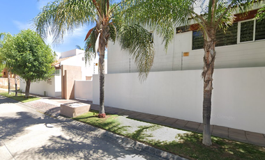 Casa En Venta, De Recuperación Bancaria, En Valle Real, Aguascalientes - Ayrt*