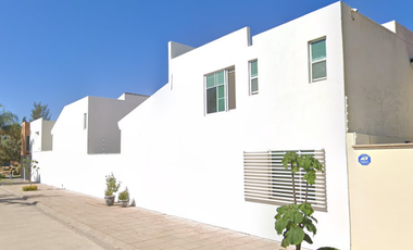 Casa En Venta, De Recuperación Bancaria, En Valle Real, Aguascalientes - Ayrt*