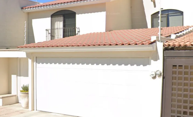 Casa En Venta, De Recuperación Bancaria, En Valle Real, Aguascalientes - Ayrt*