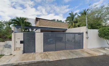 Bonita casa en remate en Montebello, Mérida