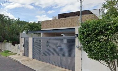 Bonita casa en remate en Montebello, Mérida