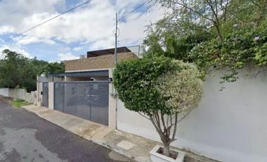 Bonita casa en remate en Montebello, Mérida