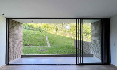 vendo Apto con jardín en Poblado Palmas