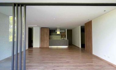 vendo Apto con jardín en Poblado Palmas