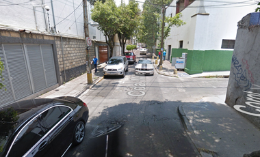 ¡Atención Inversionistas!! Venta de Remate en Amplia y Linda Casa con Posesión entrega inmediata Col. Extremadura Insurgentes, Ciudad de México