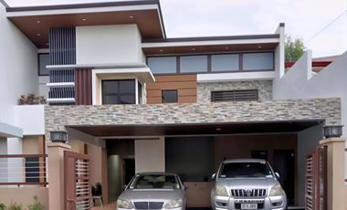 House for sale in Merville, Parañaque City