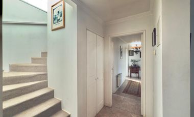 Se vende casa en condominio de Sagrada Familia, 5 piezas 4 baños, piscina, Curicó