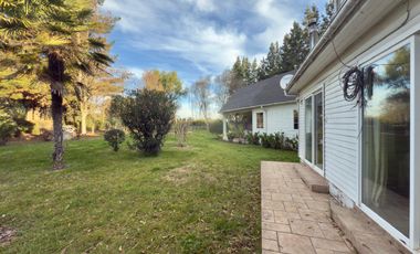 Se vende casa en condominio de Sagrada Familia, 5 piezas 4 baños, piscina, Curicó