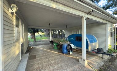 Se vende casa en condominio de Sagrada Familia, 5 piezas 4 baños, piscina, Curicó