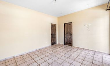 Casa Verdeagua, con Espacios Versátiles y Estilo Único