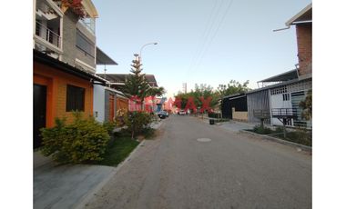 Venta De Casa Dos Pisos En Urb.La Planicie//ID:1151355