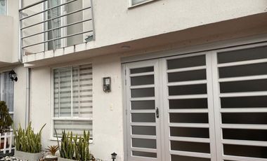 Casa en el Conjunto Mirador de las Lomas – Villamaría