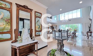 Casa en Venta en Cancun en Residencial Lagos del Sol con 5 Recámaras