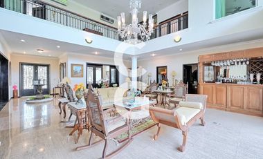 Casa en Venta en Cancun en Residencial Lagos del Sol con 5 Recámaras