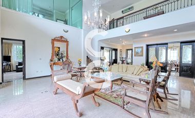 Casa en Venta en Cancun en Residencial Lagos del Sol con 5 Recámaras