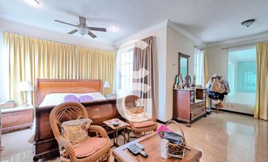 Casa en Venta en Cancun en Residencial Lagos del Sol con 5 Recámaras