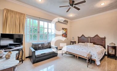 Casa en Venta en Cancun en Residencial Lagos del Sol con 5 Recámaras